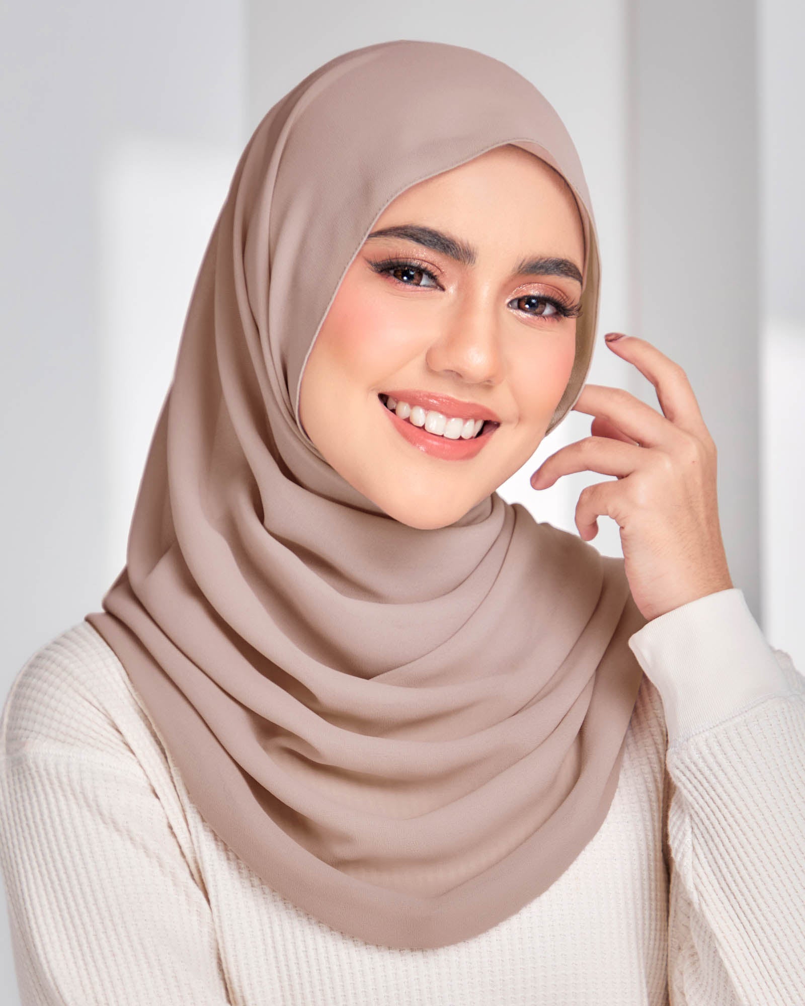 SAFIYYA PEARL CHIFFON SHAWL