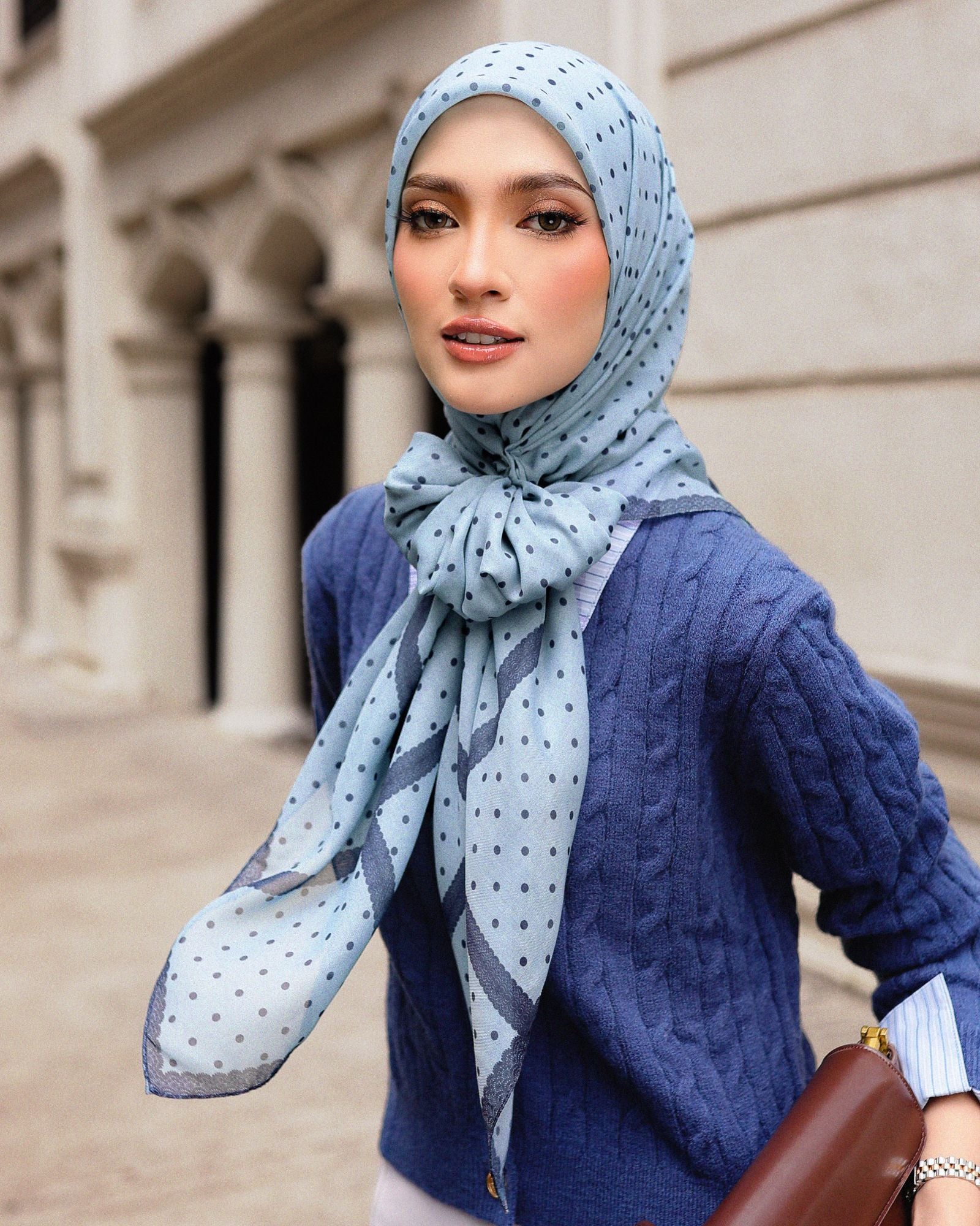 Polka Lace in Bouncy Square