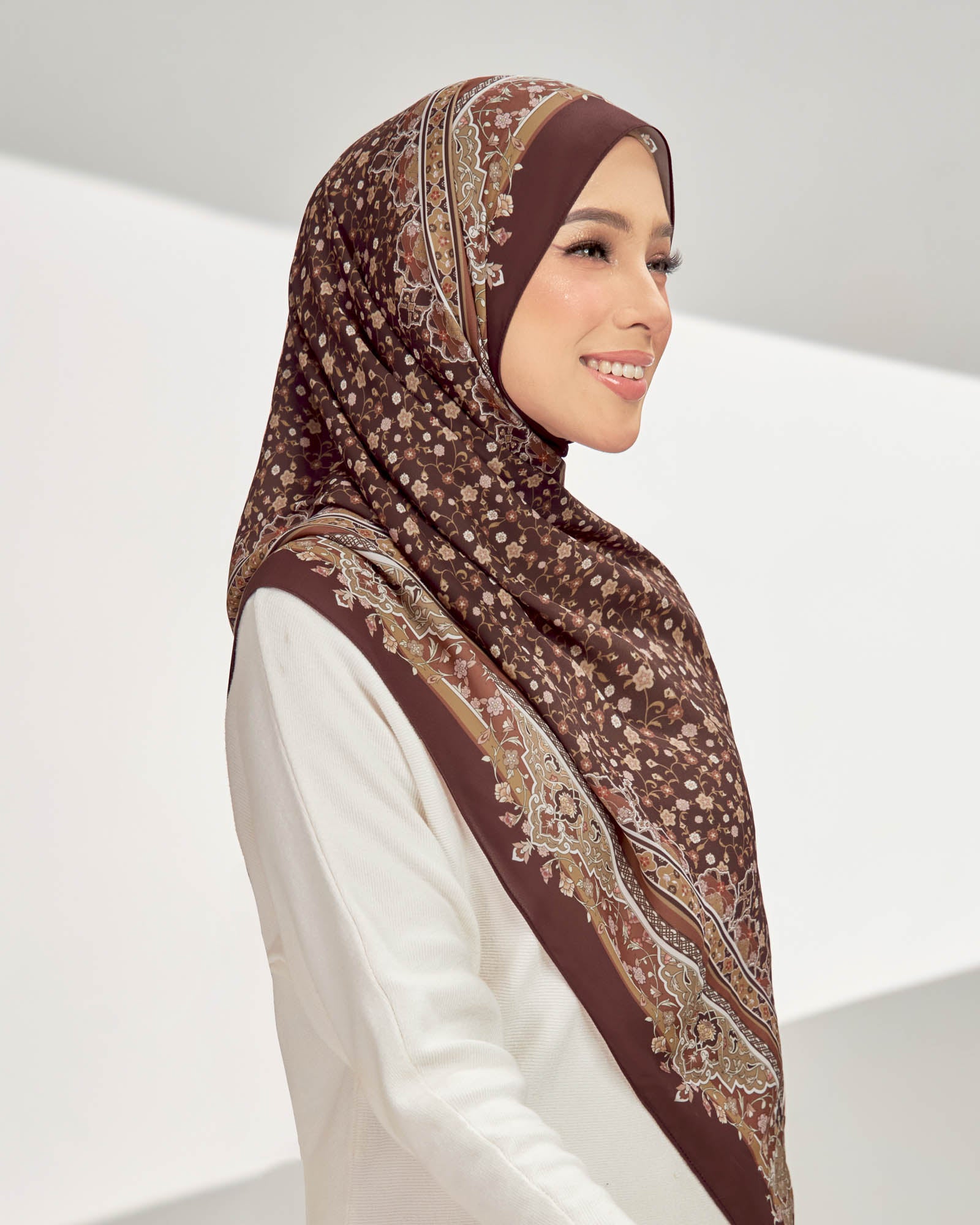 Tahzeeb in Buniya Mahogany Shawl