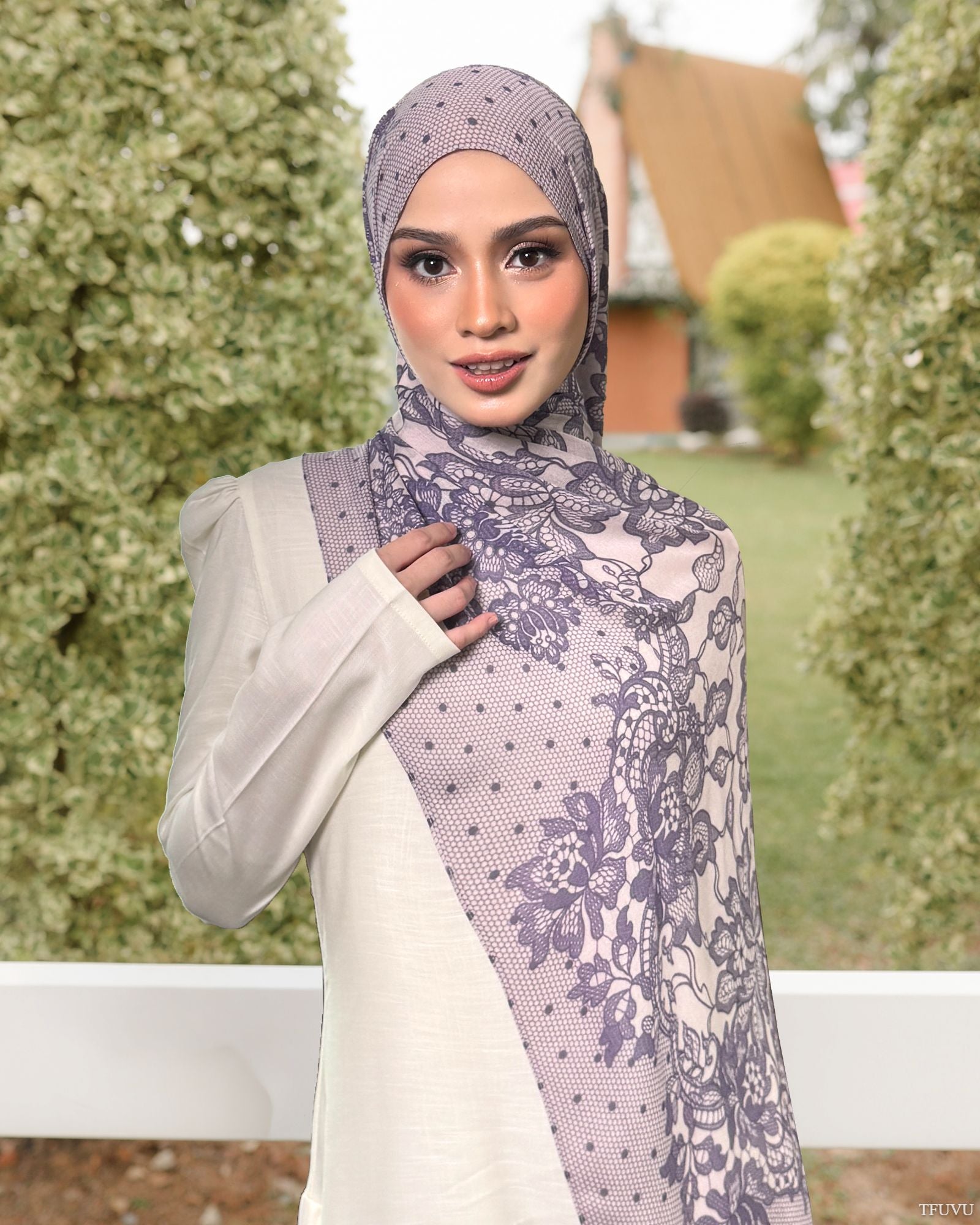 Modal Lace in Elara Dove