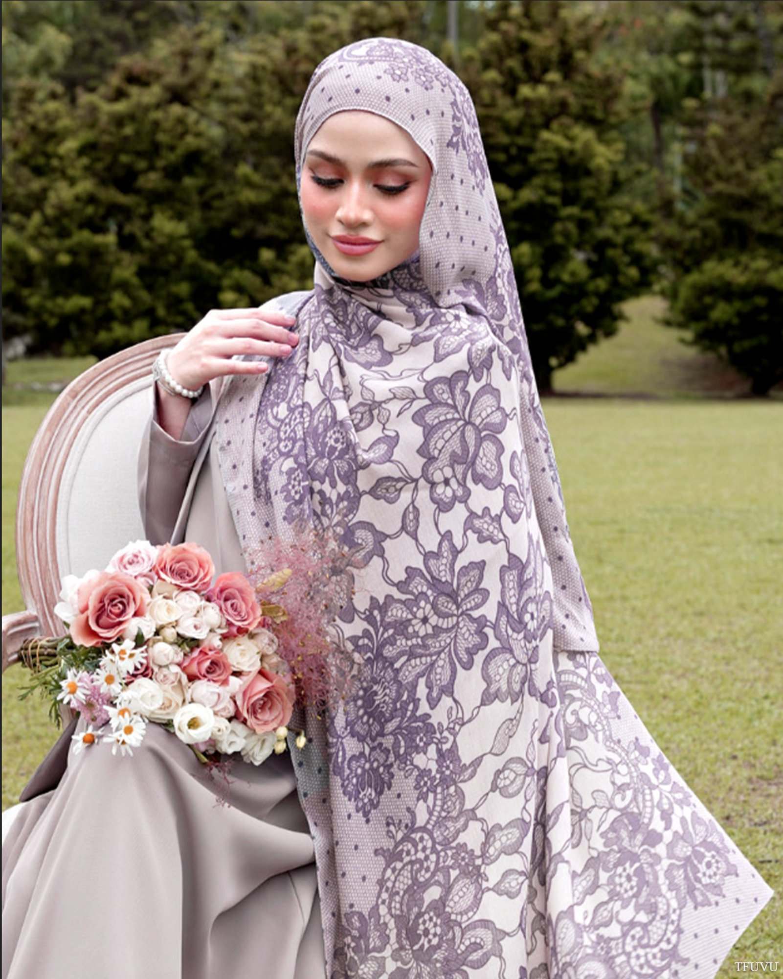 Modal Lace in Elara Dove
