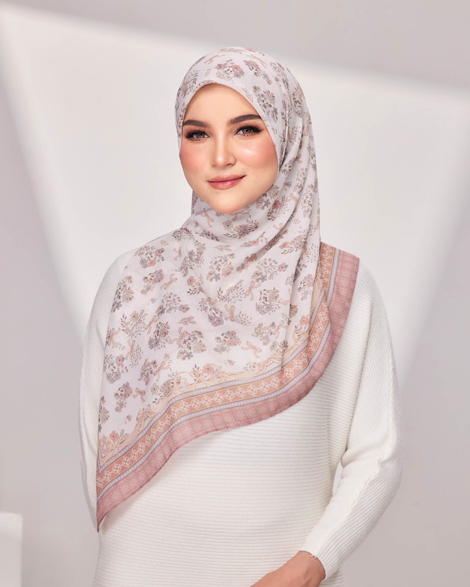 Fiorella in Poppy