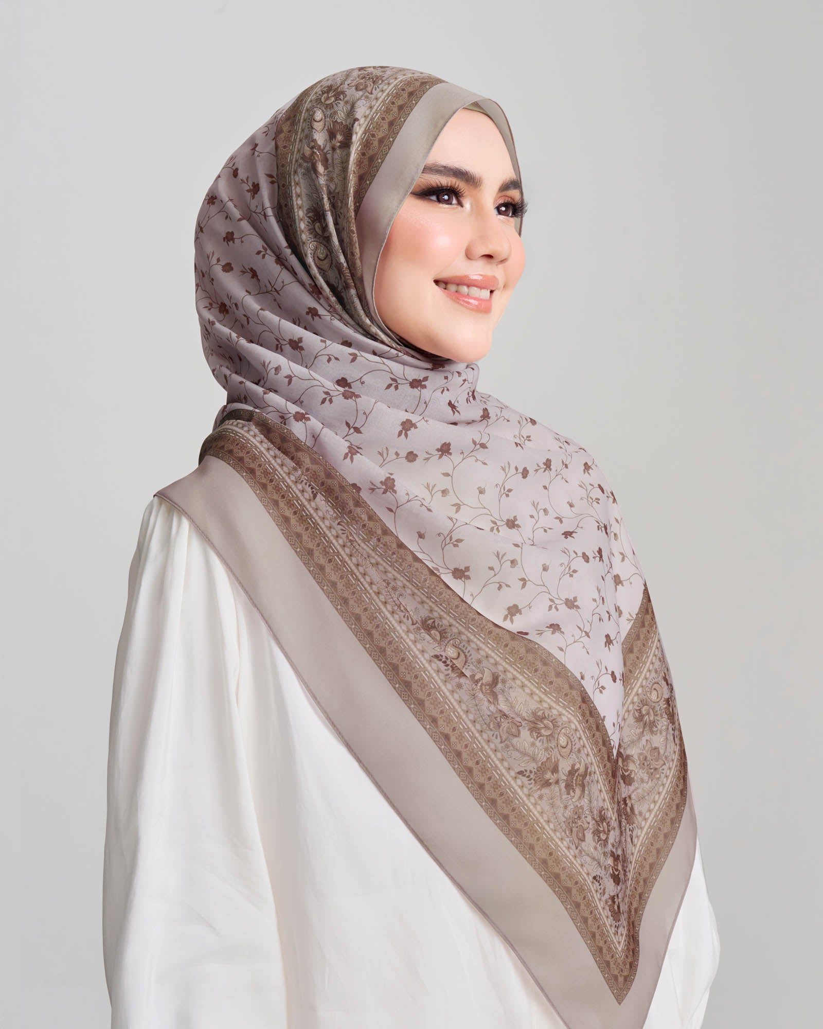 Vintage Garden in Juliet Cotton Shawl
