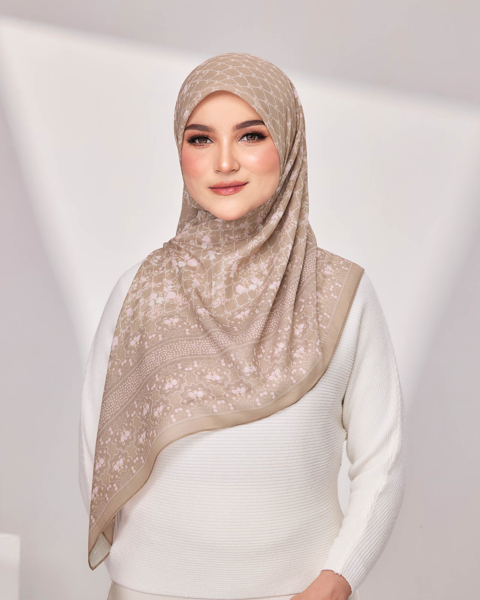 Laura in Neutral Beige