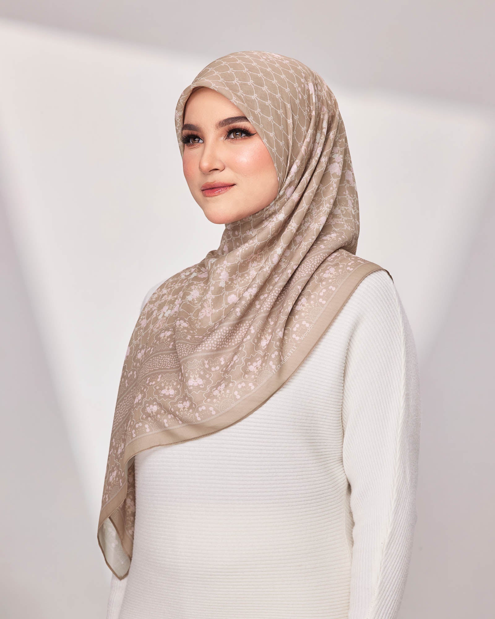 Laura in Neutral Beige