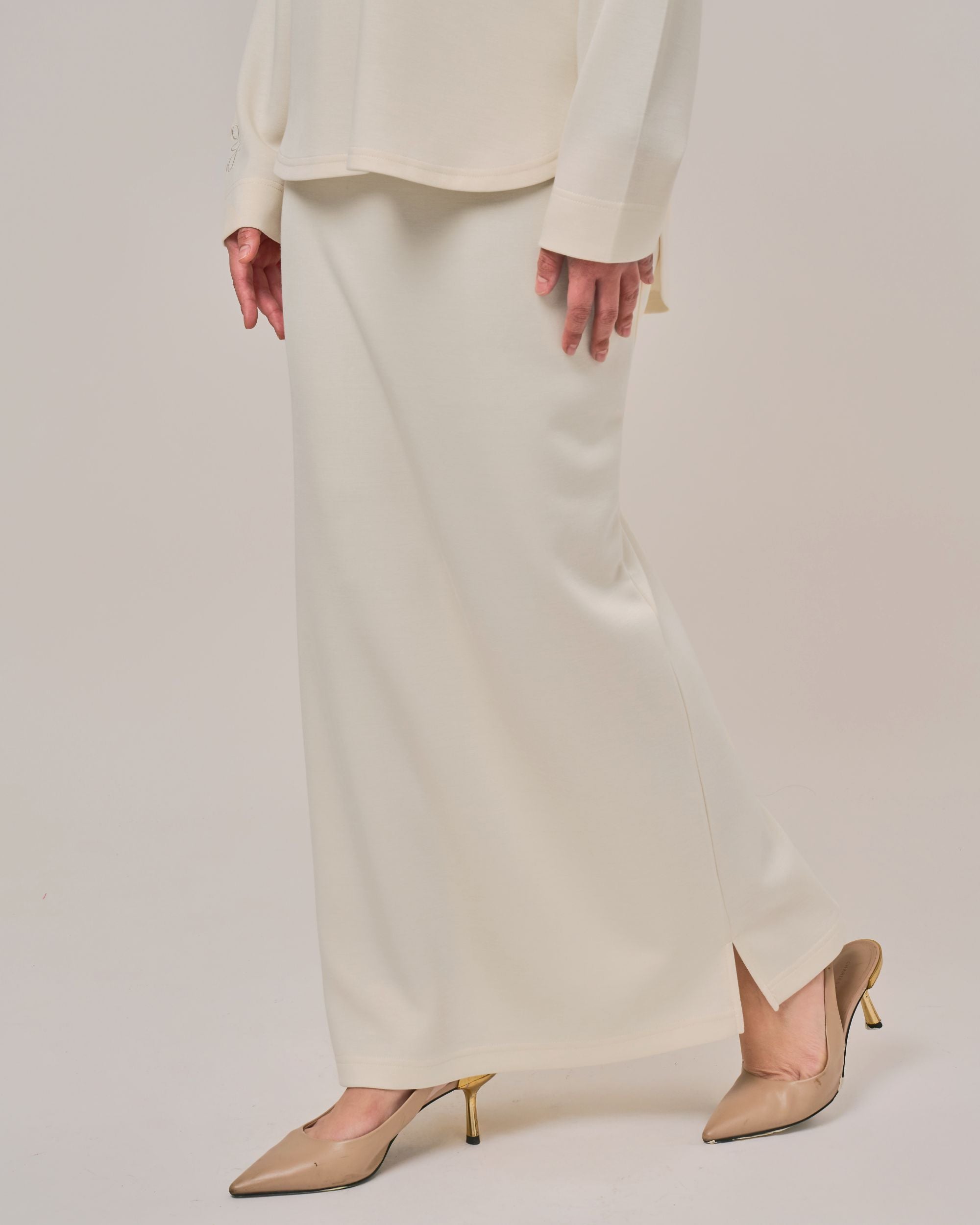 CORA SKIRT IN OFF WHITE