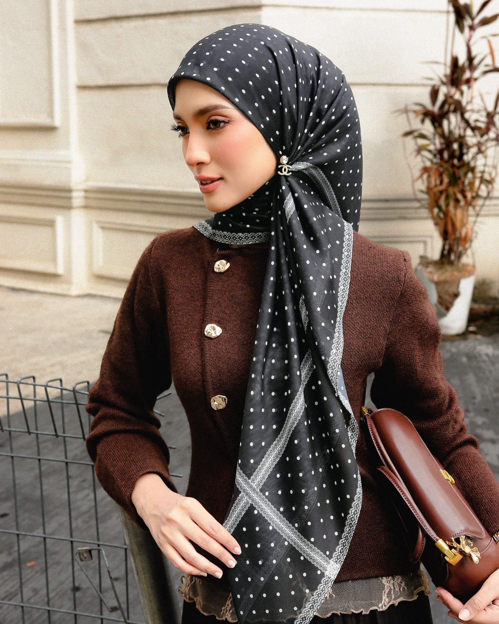 Polka Lace in Pearl Square