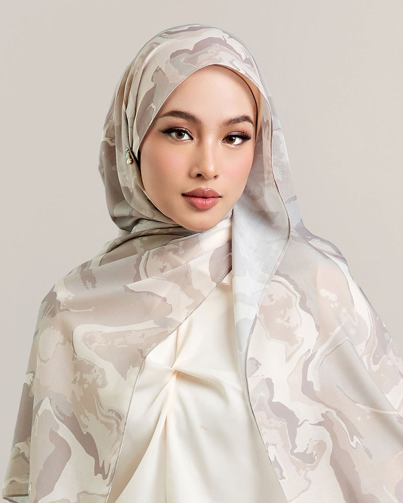 Arte Shawl in Quartz Lime