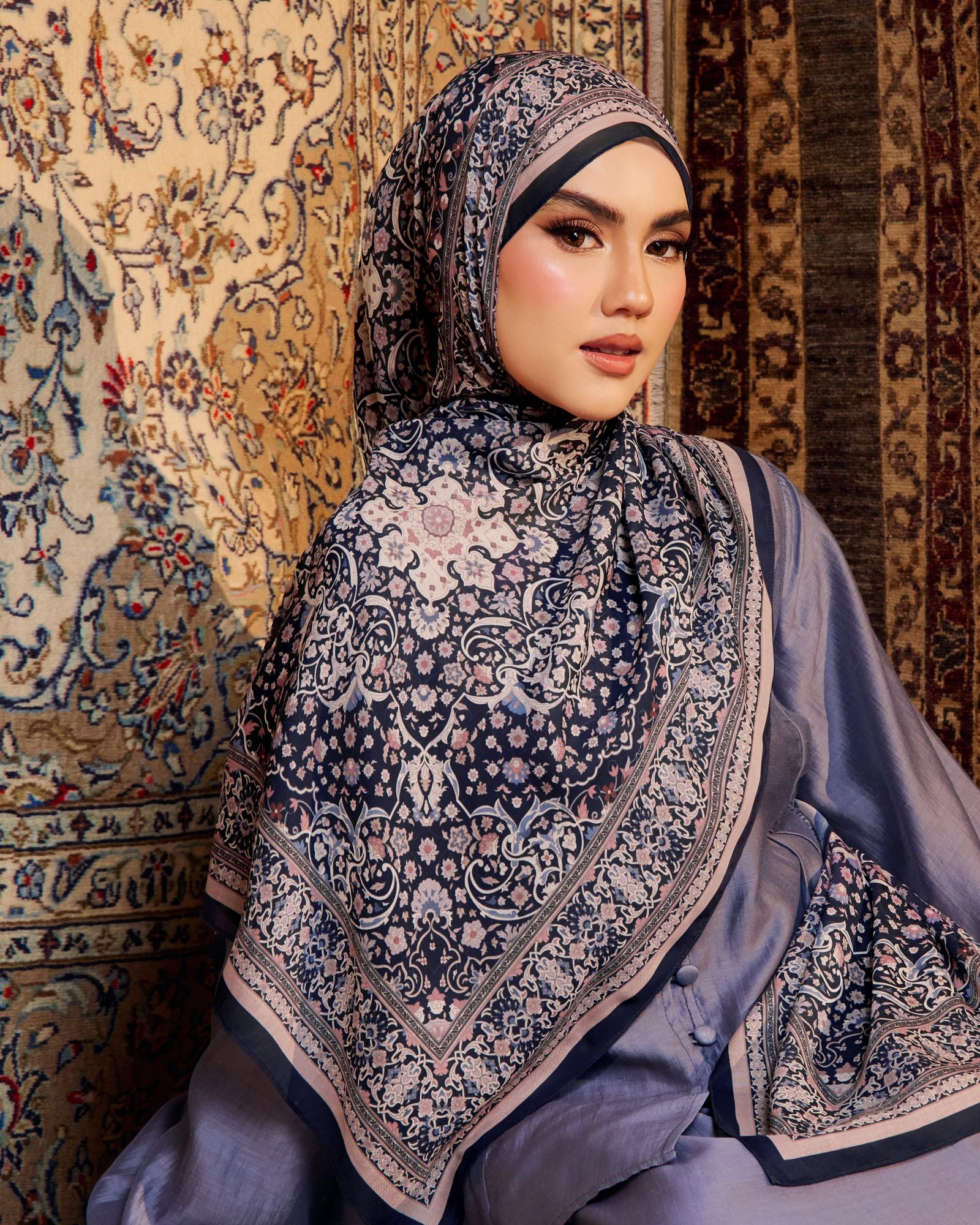 Sultana in Rihla Shawl