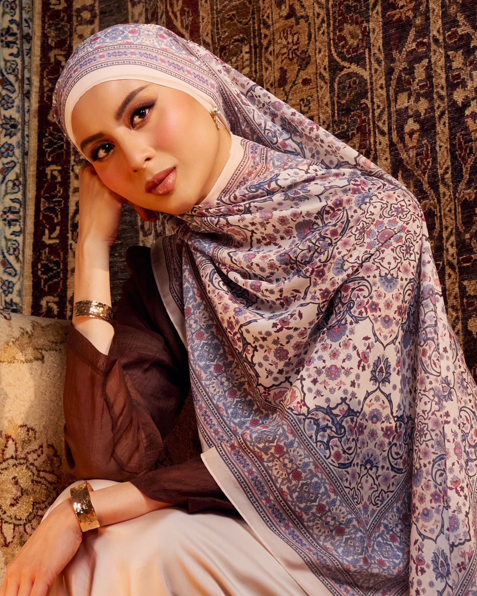 Sultana in Safa Shawl