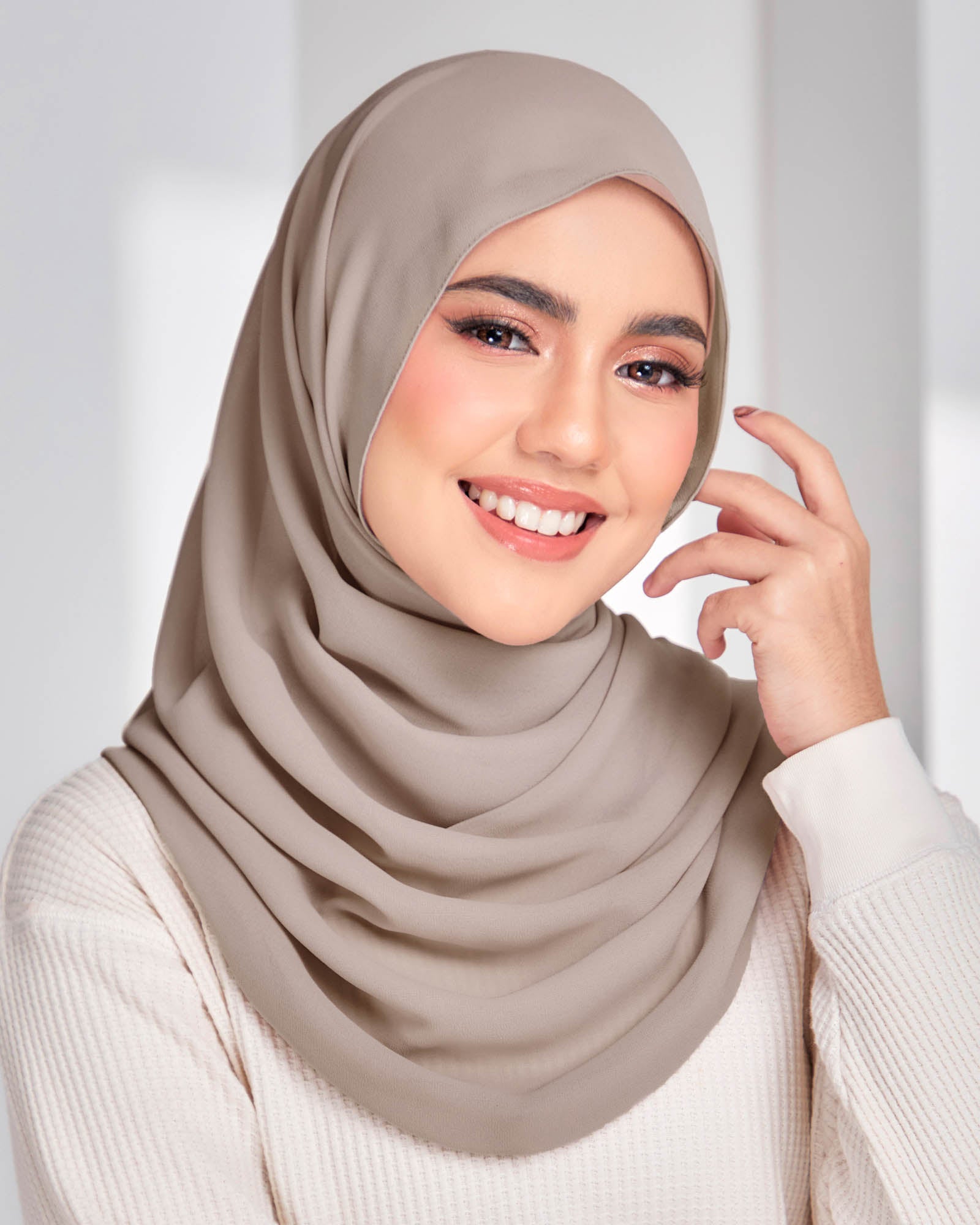 SAFIYYA PEARL CHIFFON SHAWL