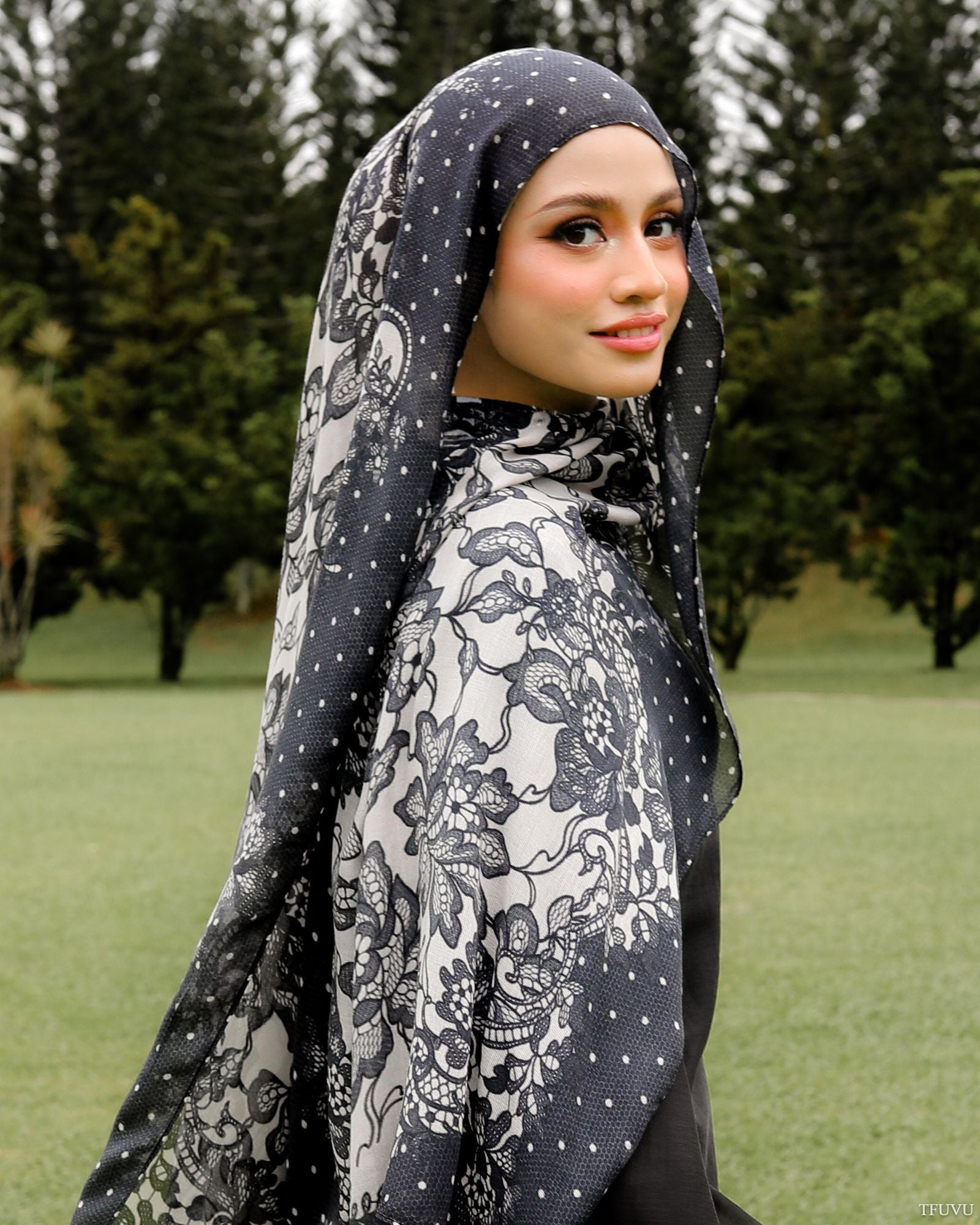 Modal Lace in Willow Black