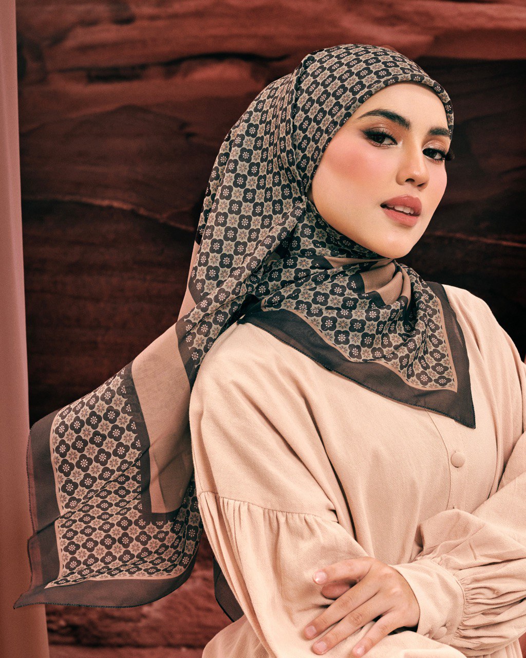 Zellij Square in Granite Brown