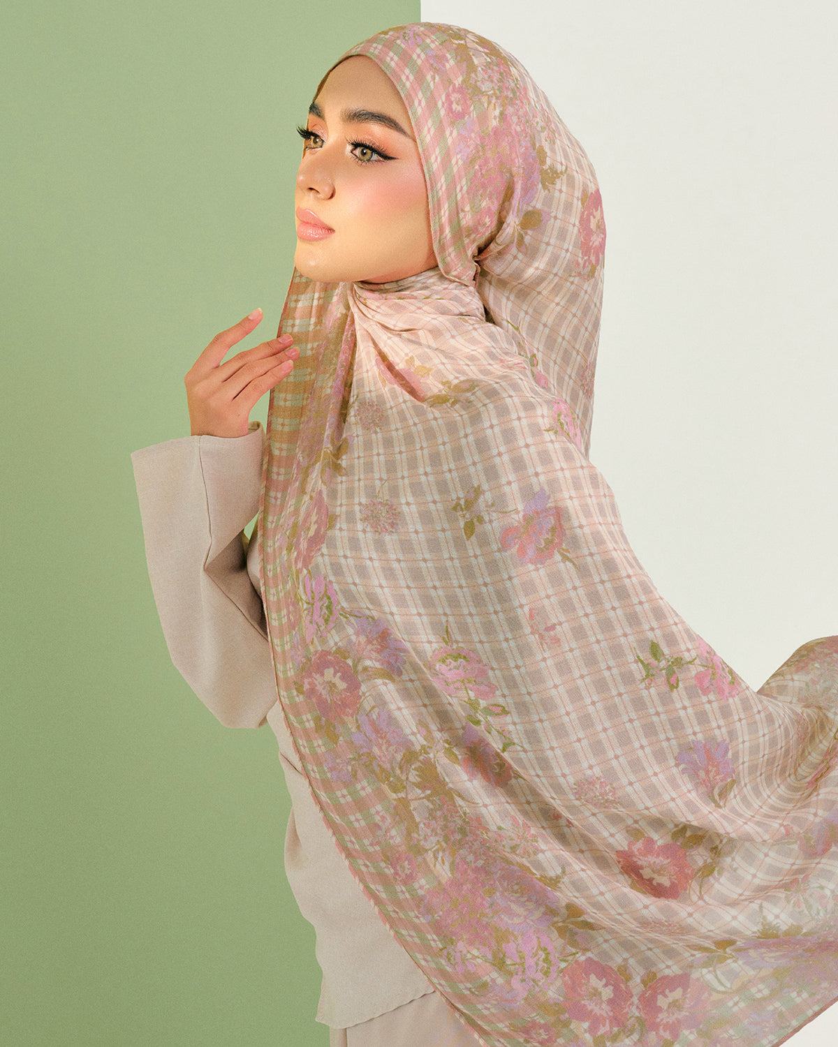 Cottage Bloom in Brielle Modal Shawl