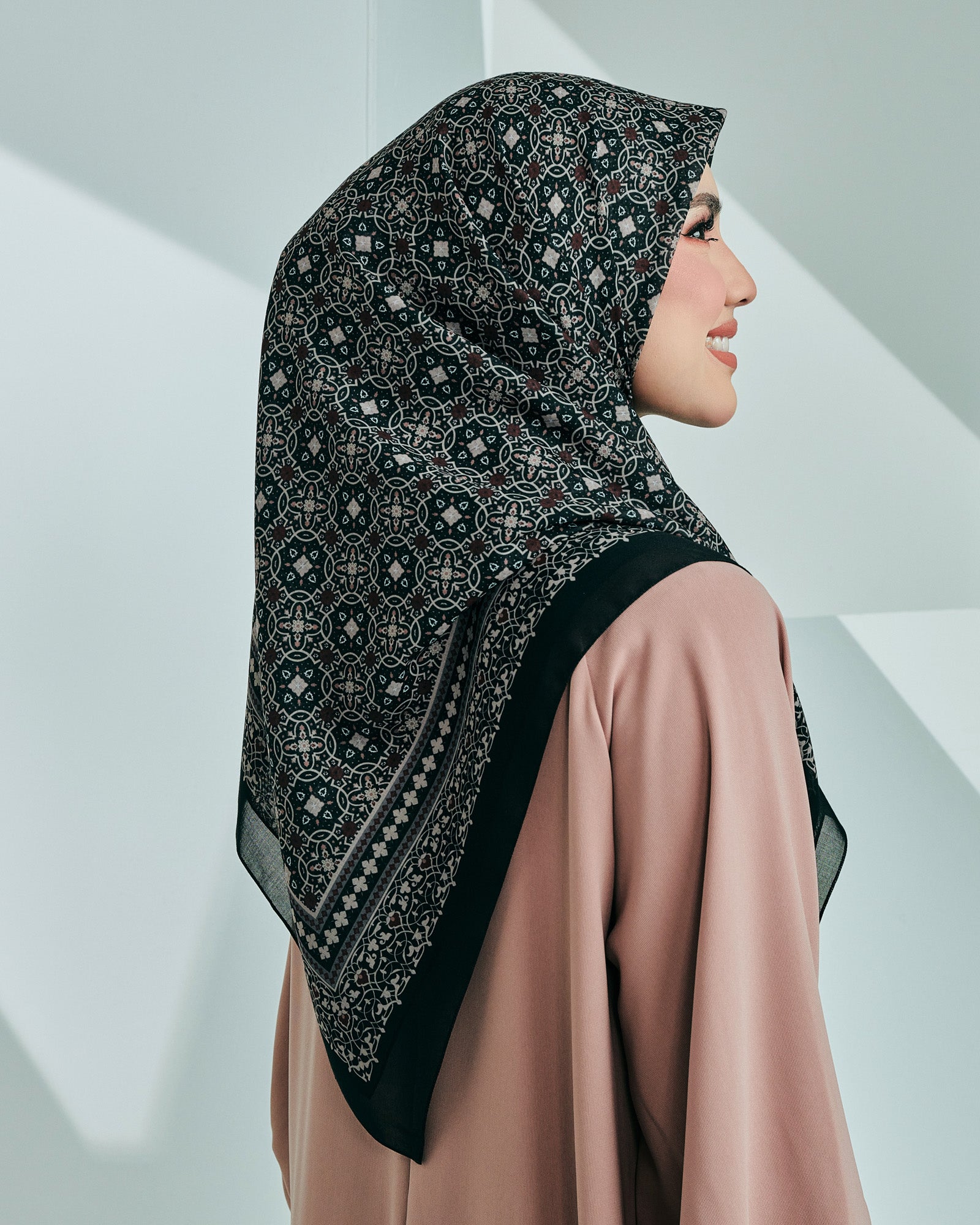 Marrakech in Bahia Black