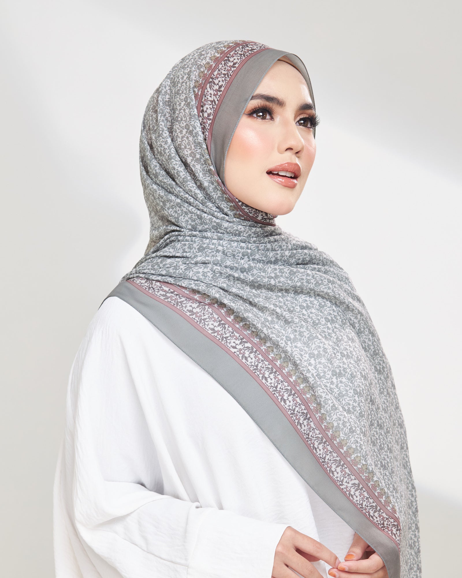 Srikandi Cotton Shawl in Akik