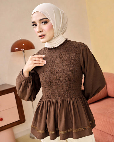 Betly Top in Coffee