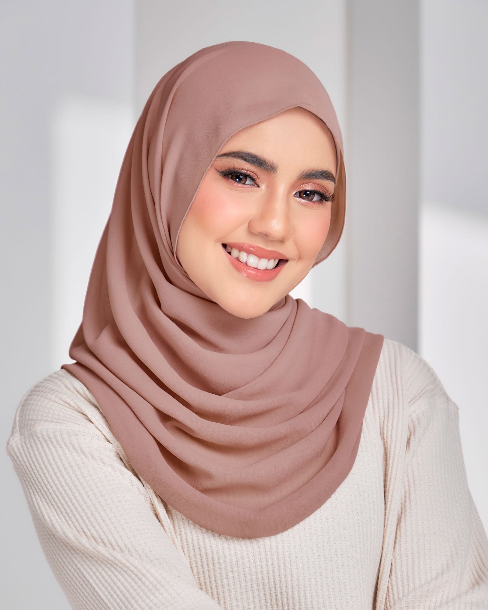 Safiyya Pearl Chiffon Shawl