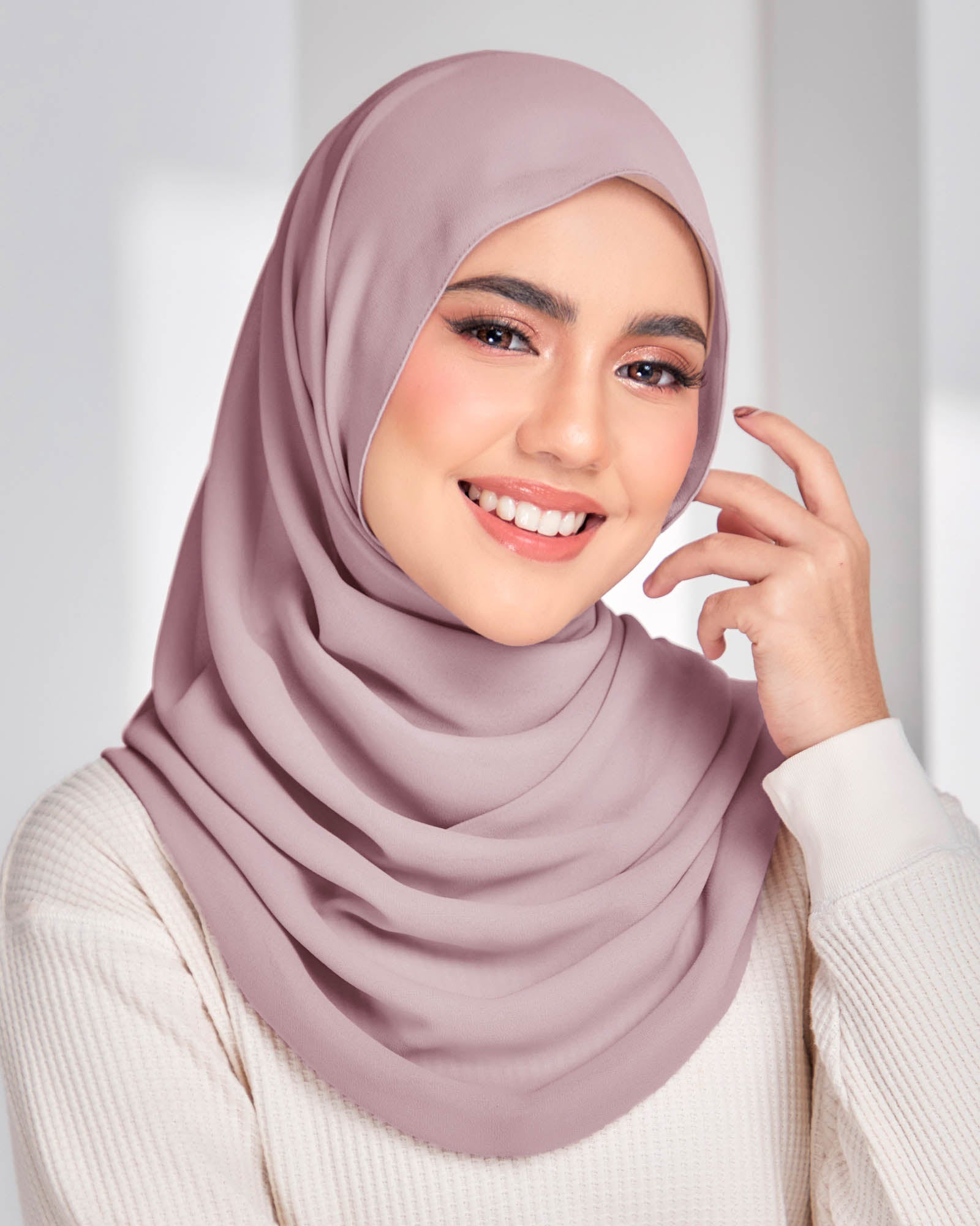 Safiyya Pearl Chiffon Shawl
