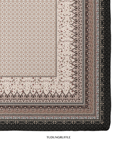 Arabesque in Layla