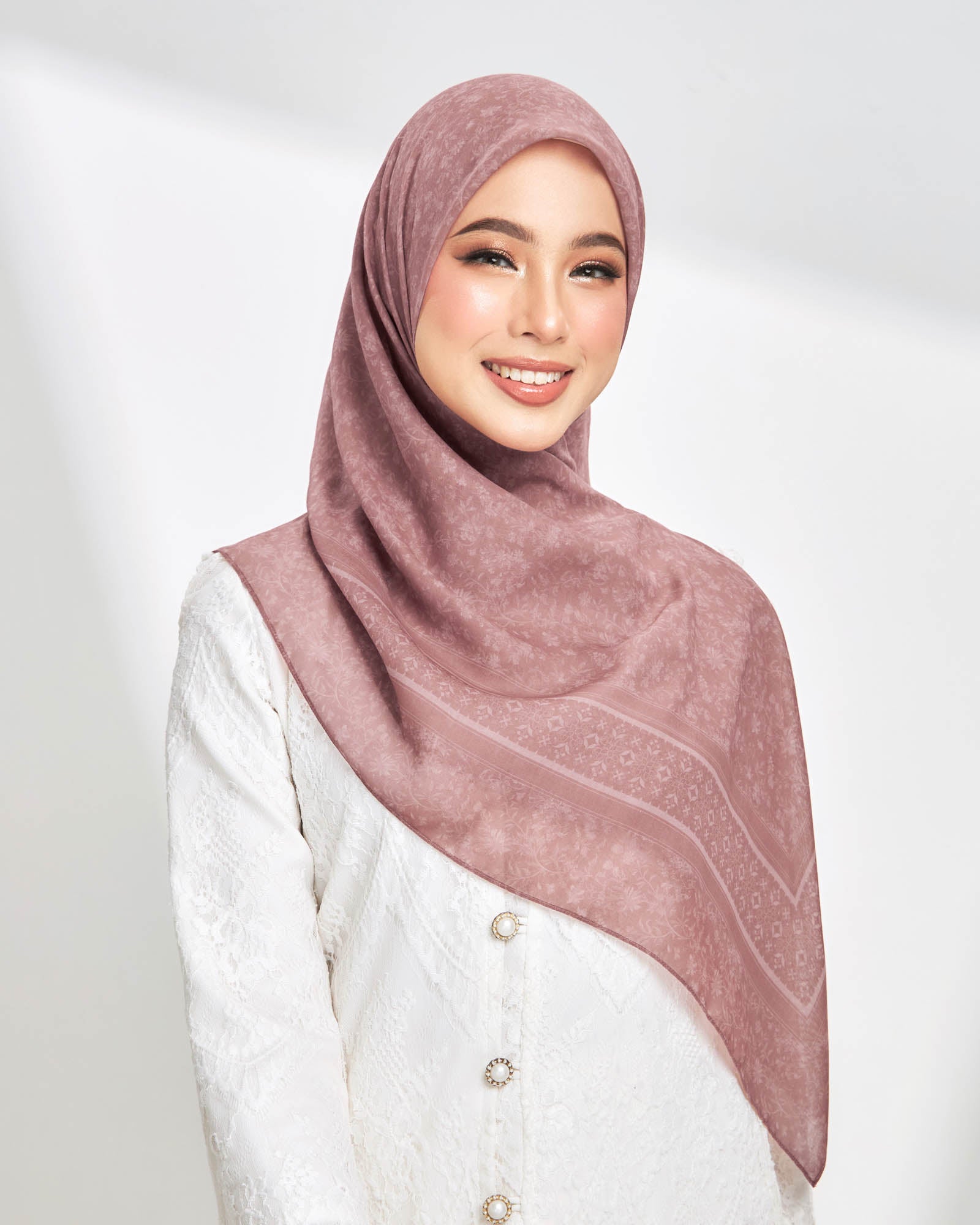 Mahsuri in Firus Rose