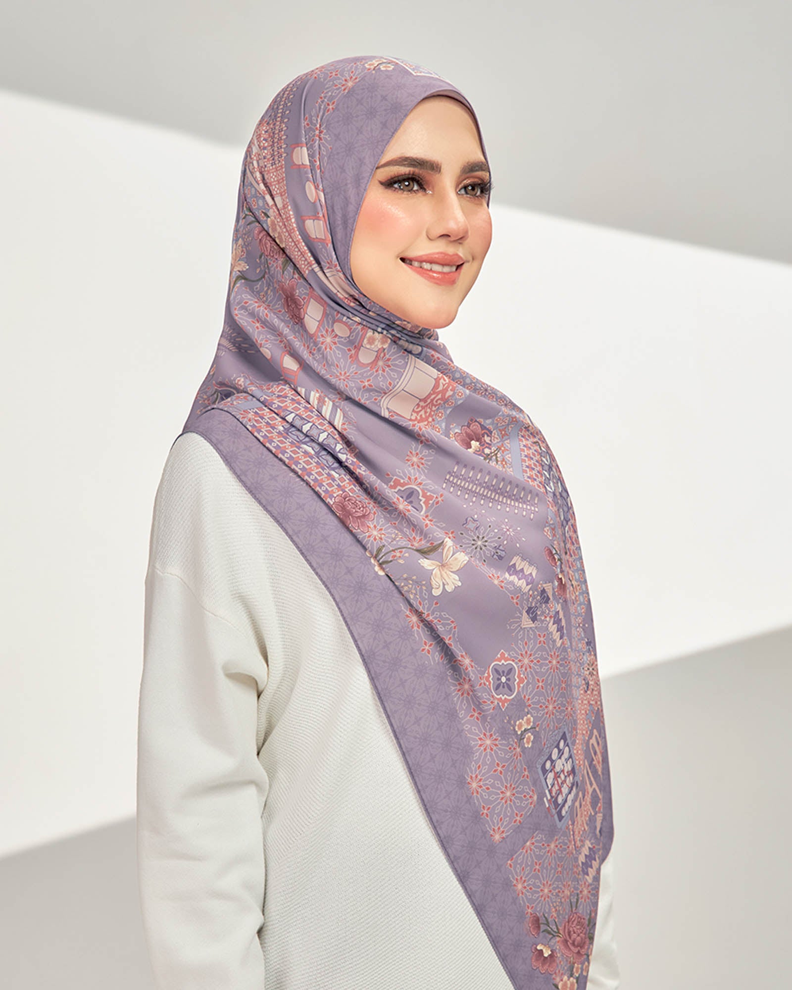 Cheritera in Gebor Lilac Chiffon Shawl