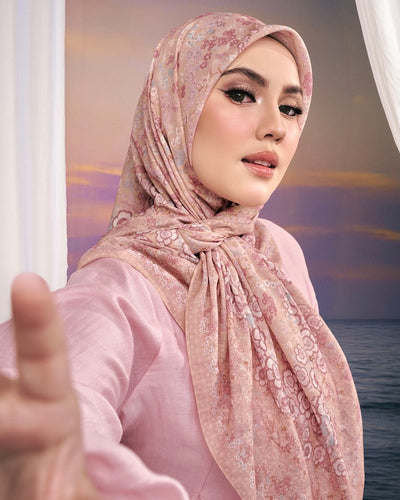 Bloomie in Honeybell Cream