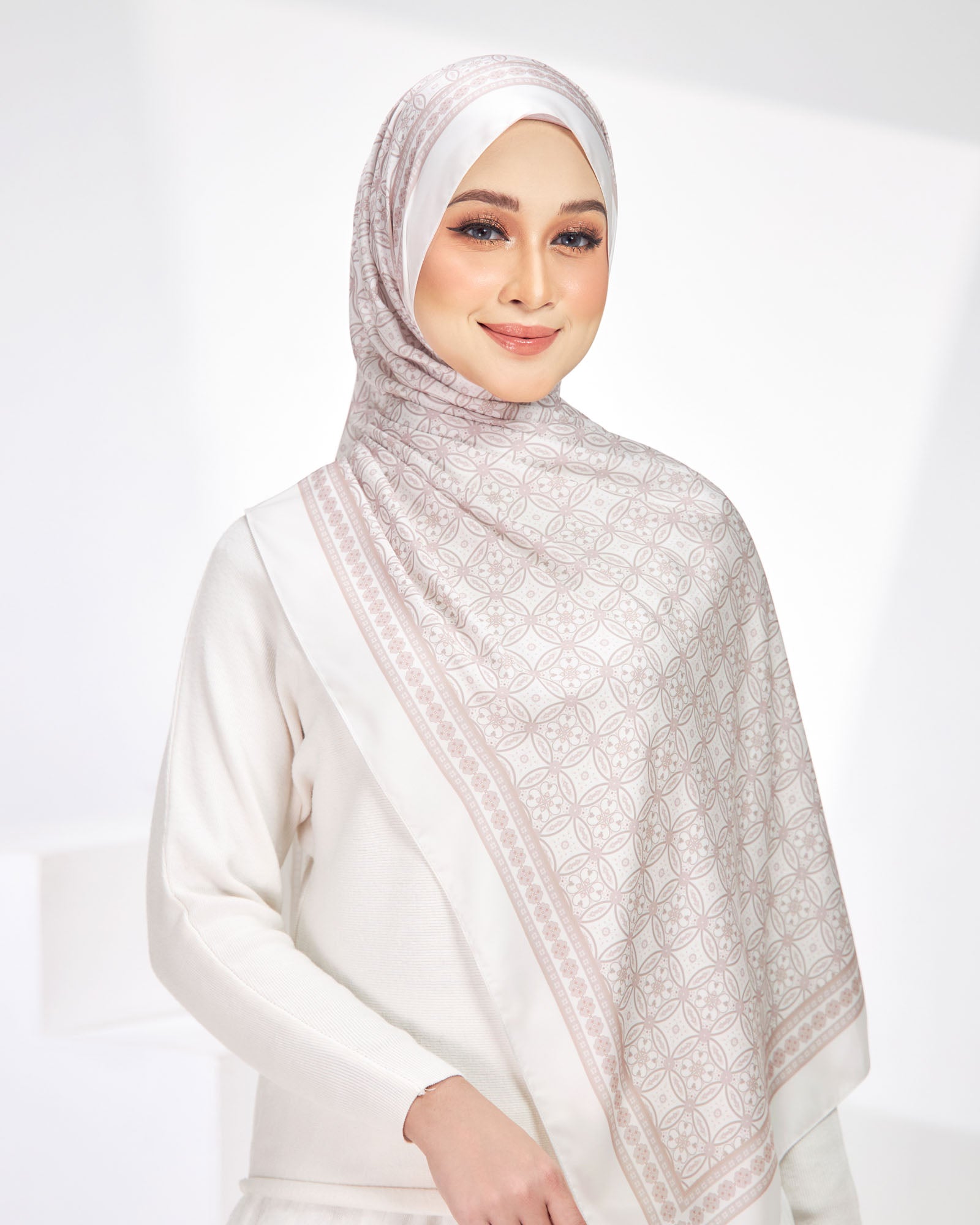 Marrakech in Jardin Ivory Cotton Shawl