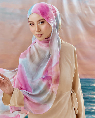 Bayu in Kasturi Modal Shawl