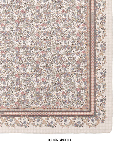 Kesuma in Daisy Satin Shawl