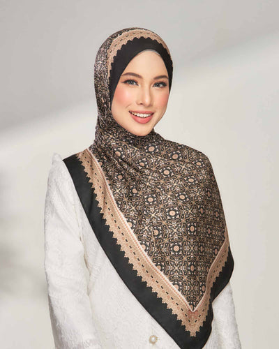Maryam in Laia Satin Shawl
