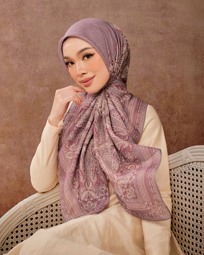 Aniesha in Lavure