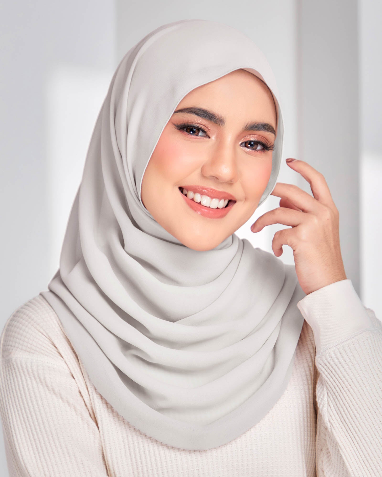 Safiyya Pearl Chiffon Shawl