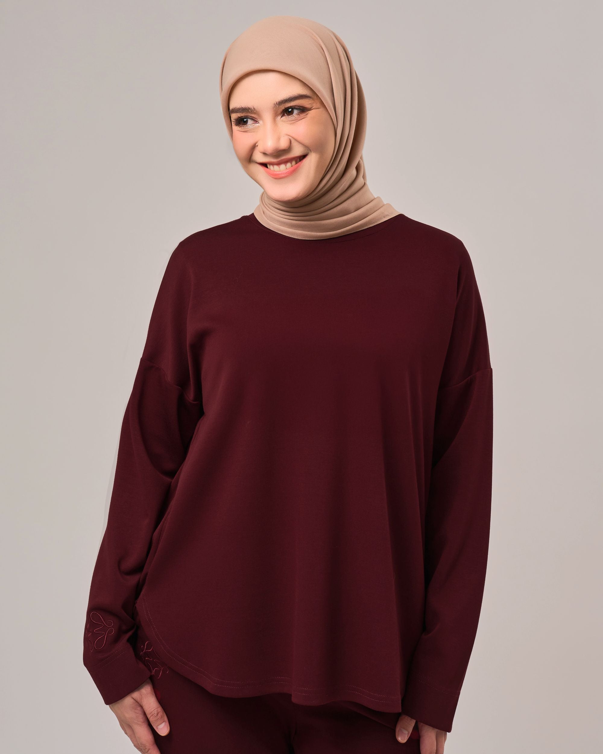 CORA TOP IN MAROON