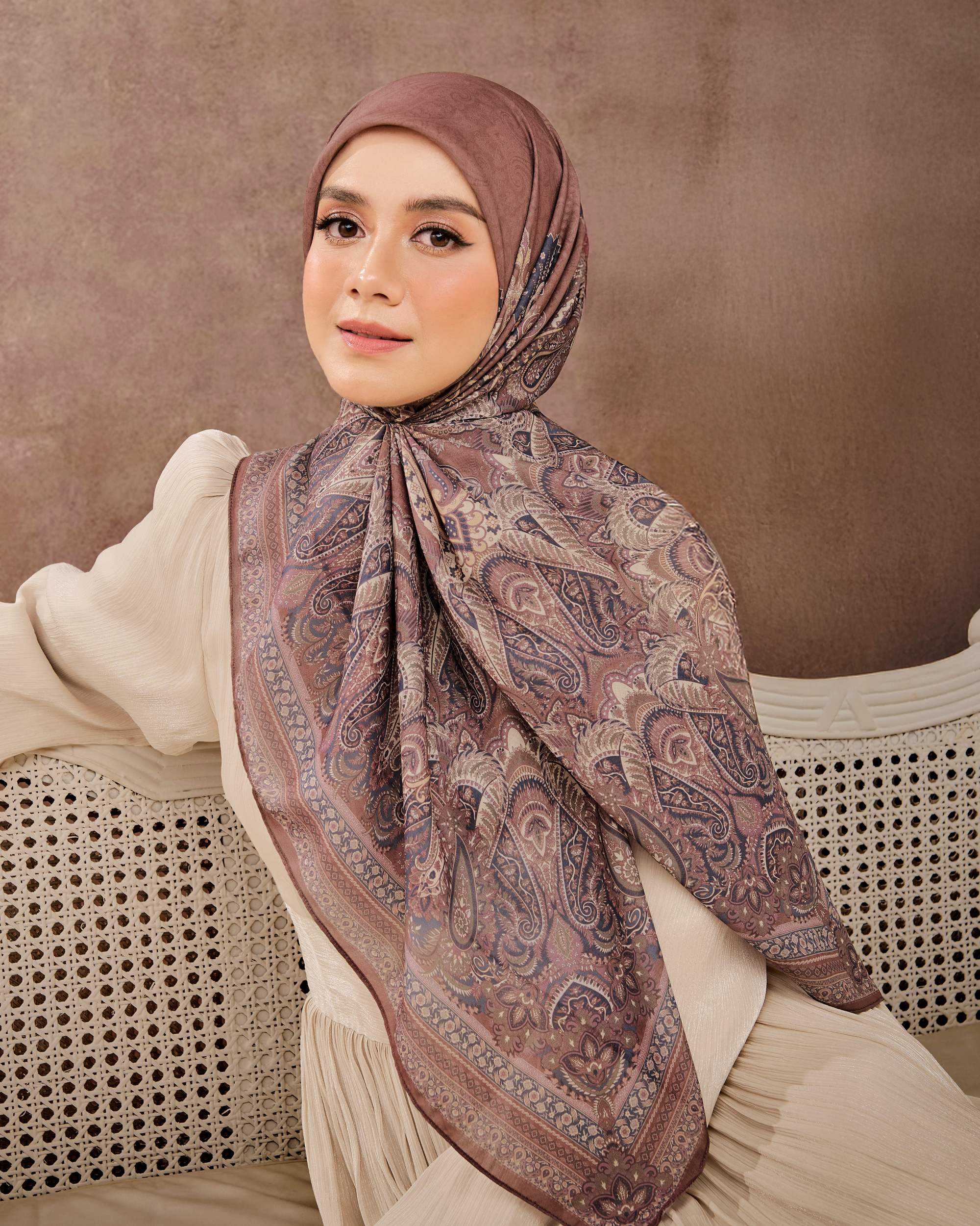 Aniesha in Mauvelyn