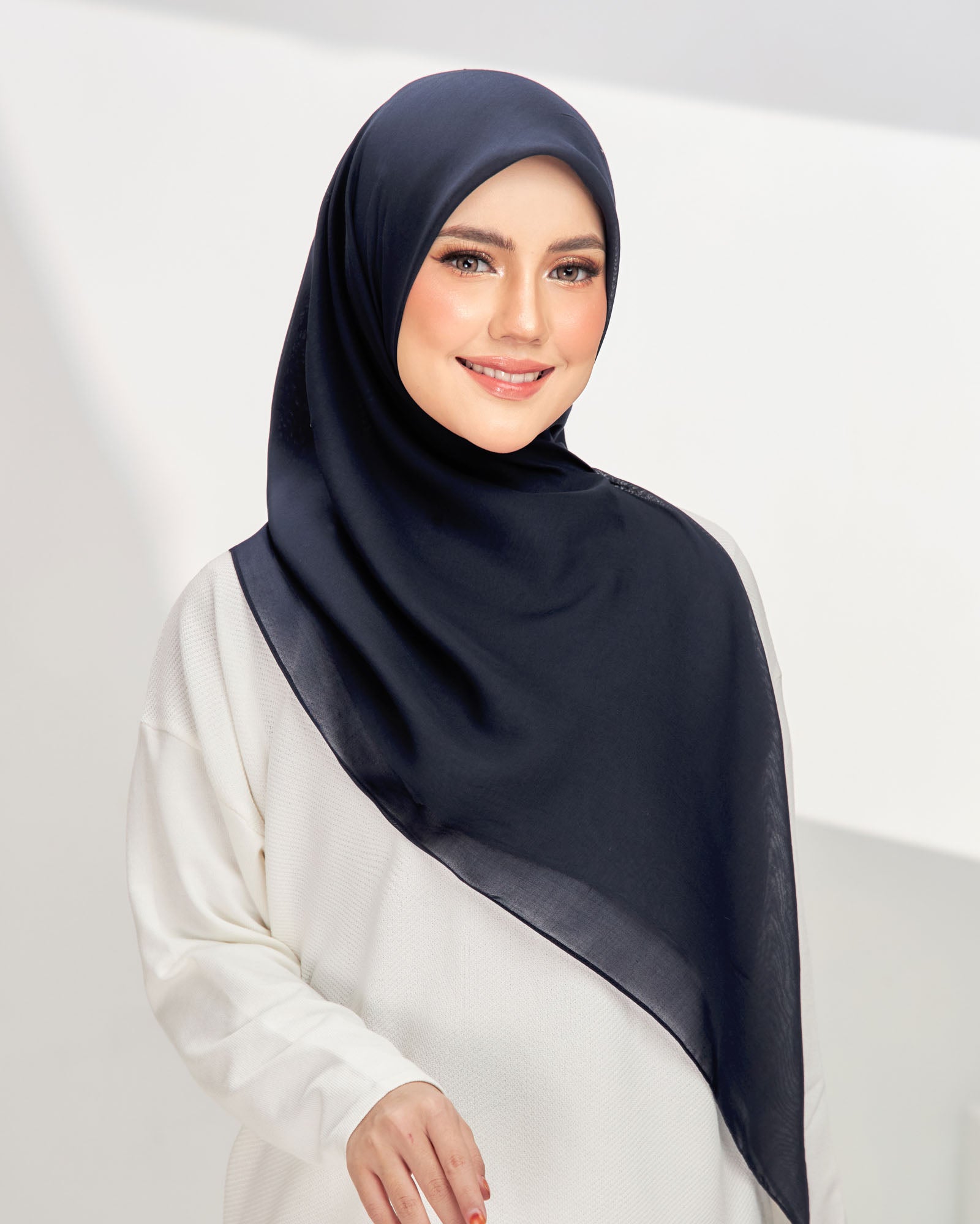 Aaria in Navy Blue