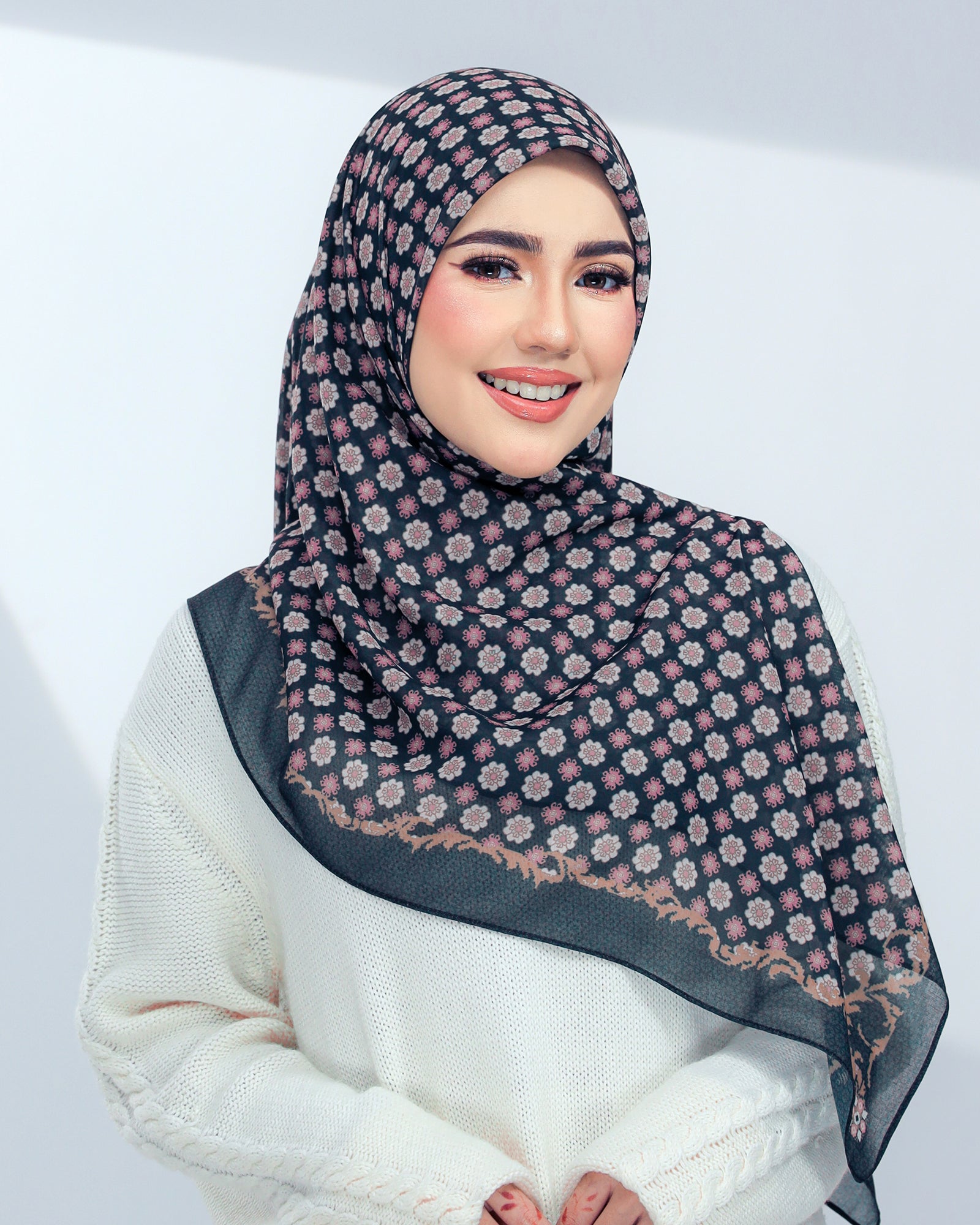 Penta Sapphire Iin Girih