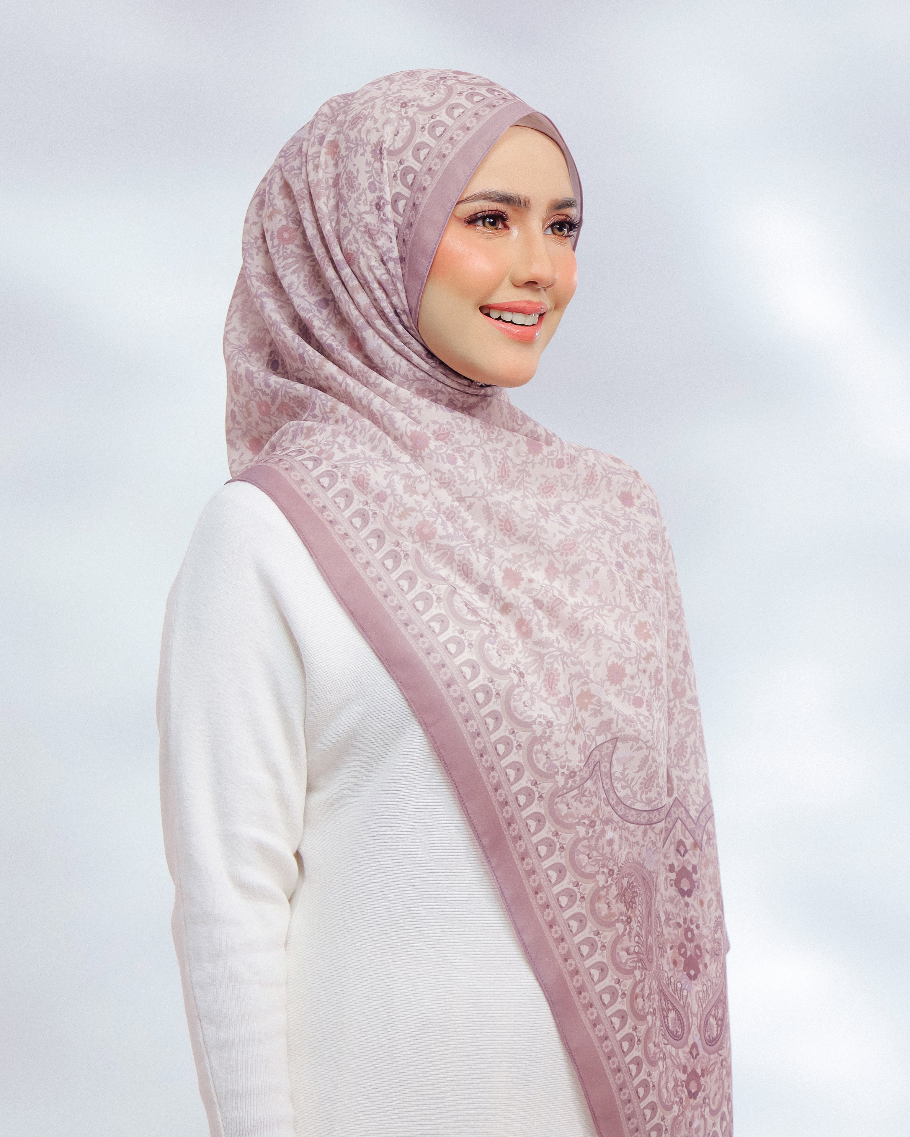 Mohabbatein in Kiran Orchid Cotton Shawl