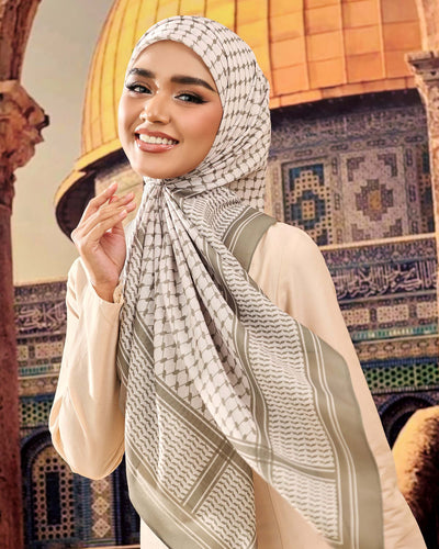 Kaffiyeh in Sahara