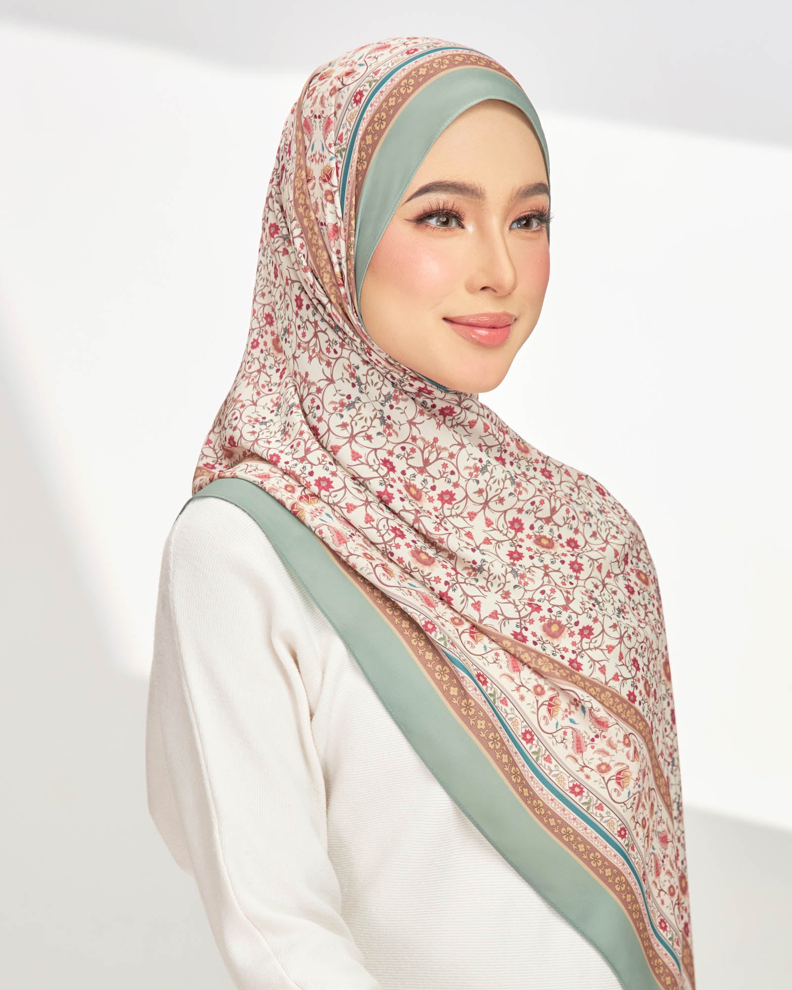 Qalby in Sage Shawl