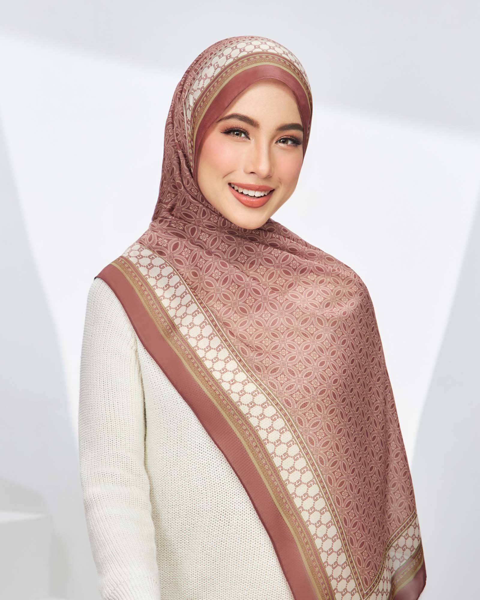 Arista in Roasted Shawl