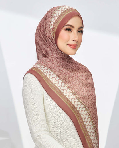 Arista in Roasted Shawl