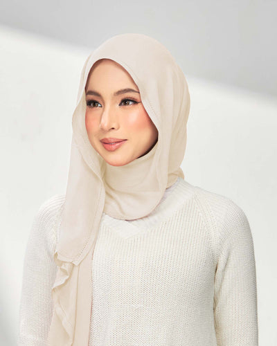 Nour in Beige