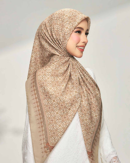 Maryam in Dainty