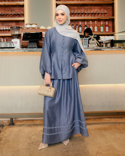 CLARA SET IN STEELBLUE