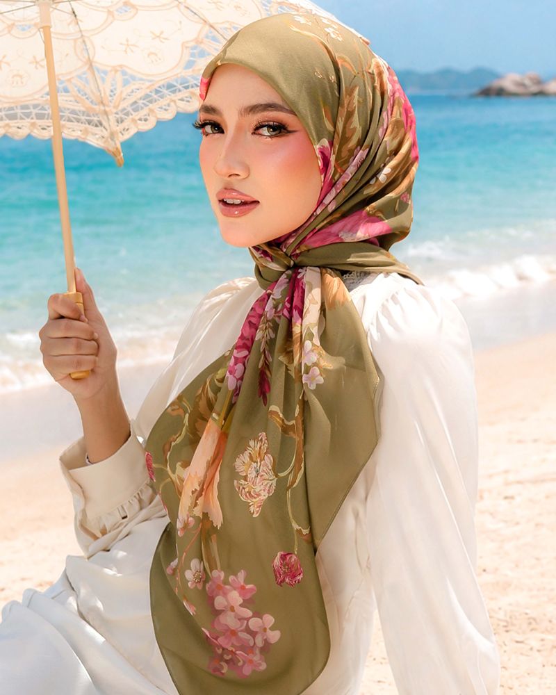Vintage Floral in Sylvan