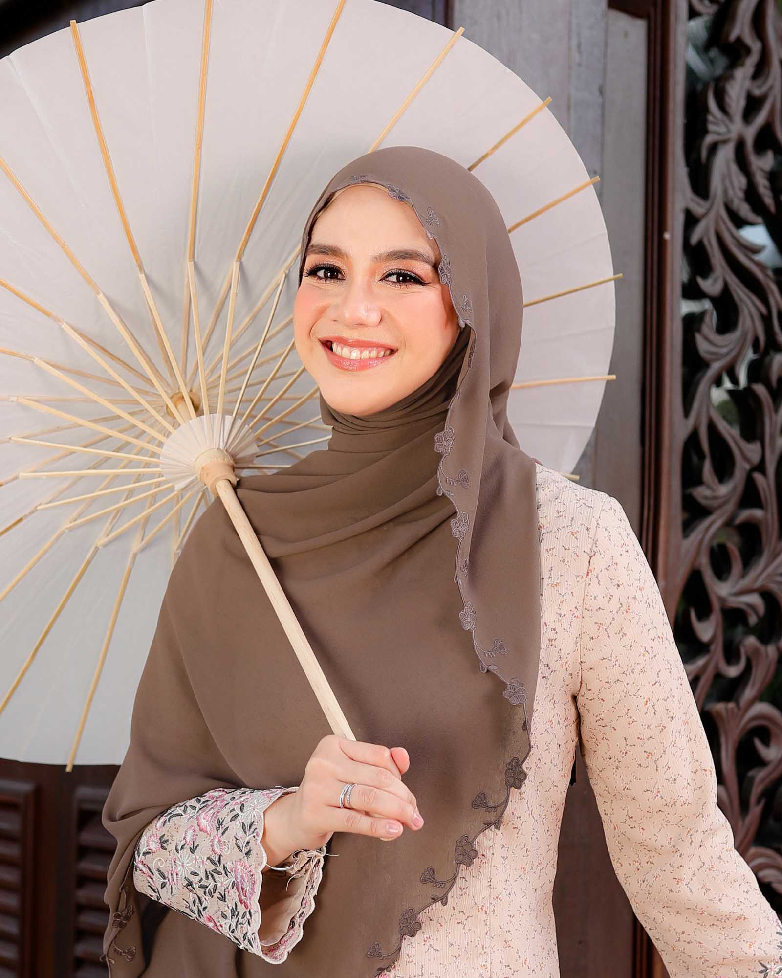 Juwita Pearl Chiffon Embroidery Shawl