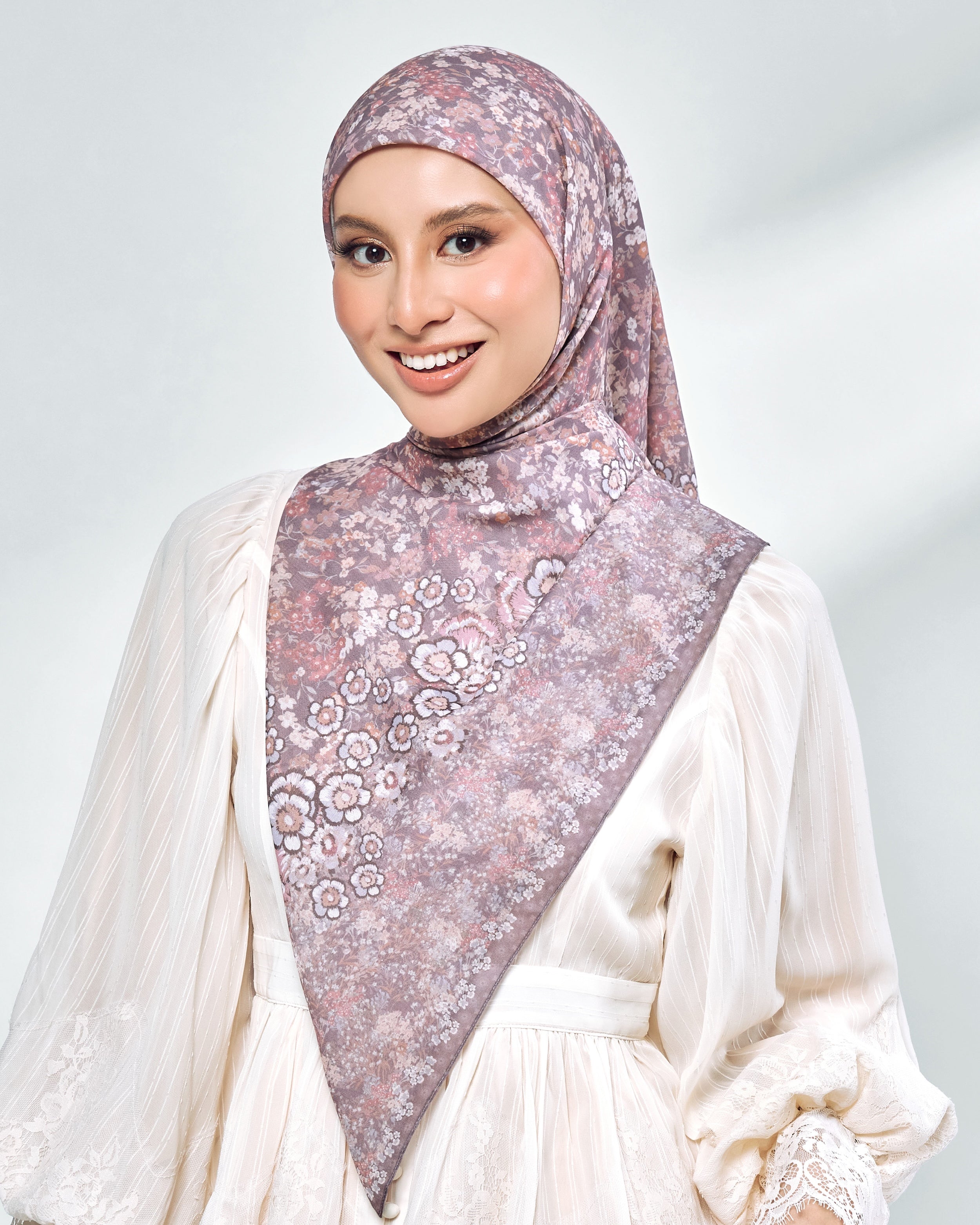 Bloomie in Thistledew Rae