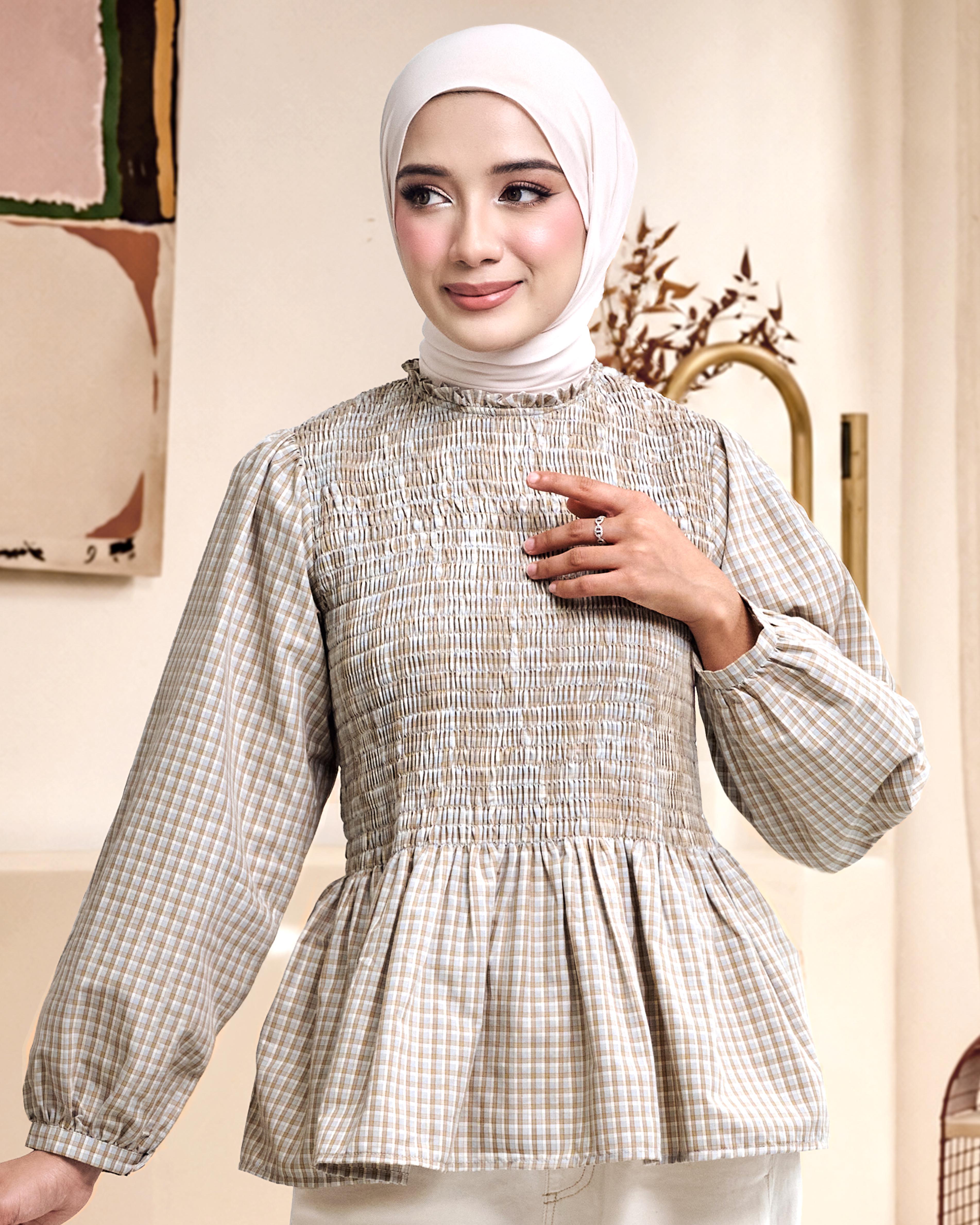 Vella Top in Delicate Green