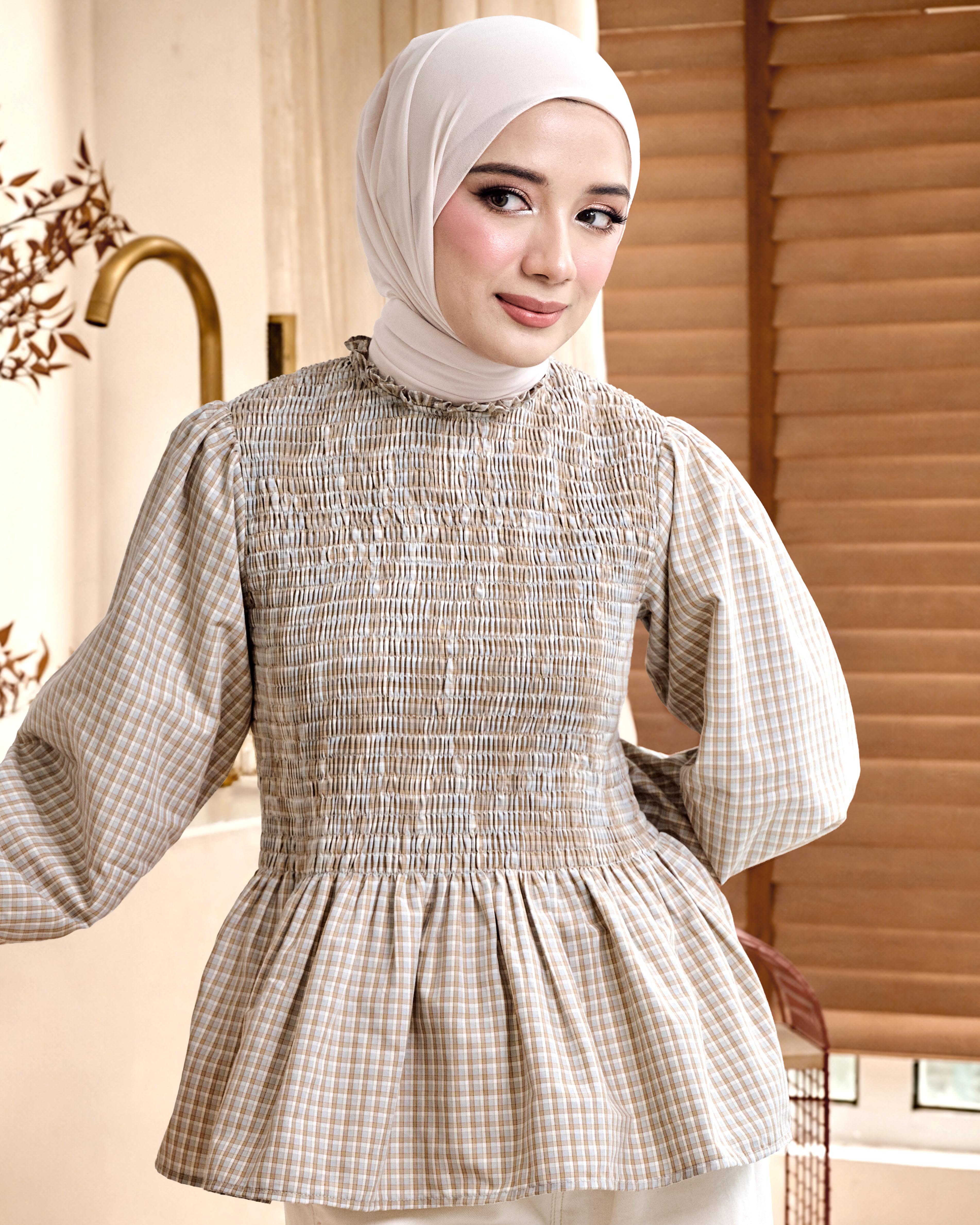 Vella Top in Delicate Green